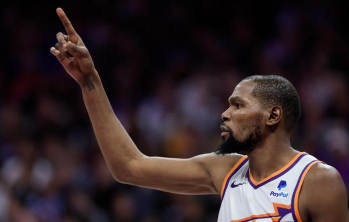 关于布克分刷得不亦乐乎,太阳险胜独行侠的信息 关于布克分刷得不亦乐乎,太阳险胜独行侠的信息