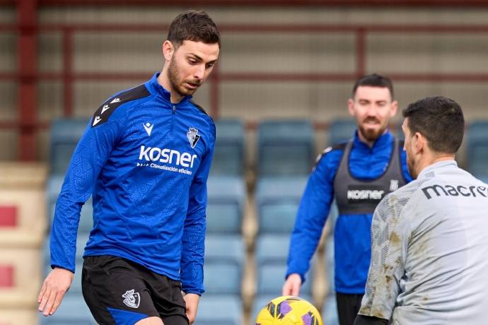 瓦伦西亚取得宝贵客场胜利,球队士气高涨的简单介绍 瓦伦西亚取得宝贵客场胜利,球队士气高涨的简单介绍