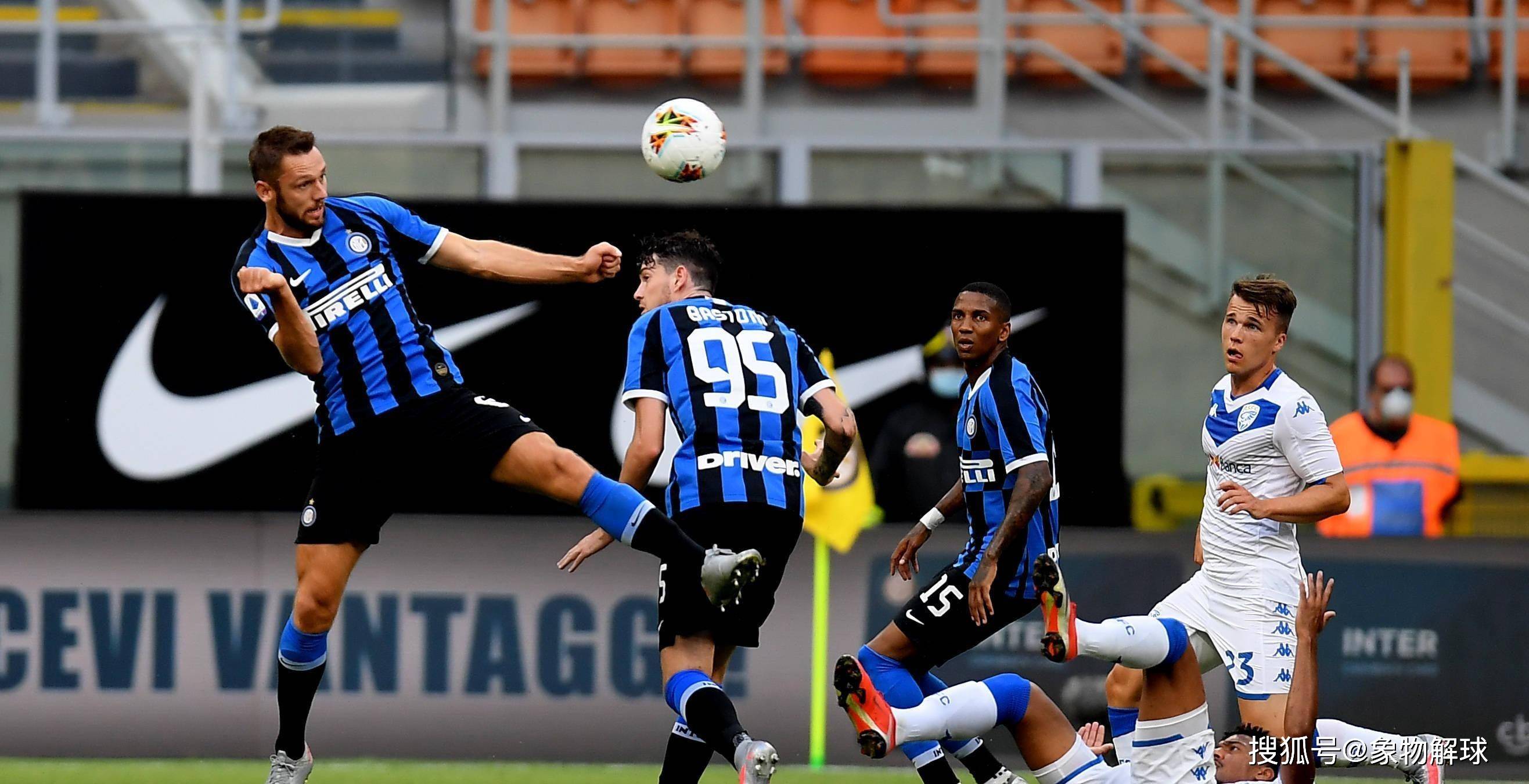 开云体育官网-足球联赛竞技热度升温，球员斗志昂扬的简单介绍