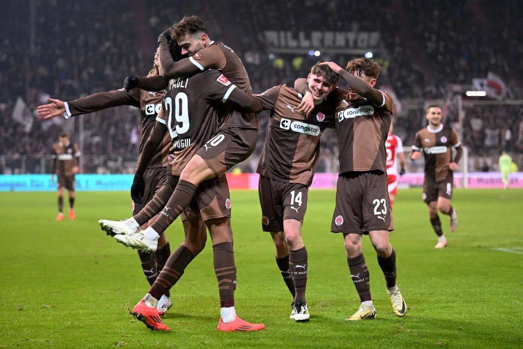 开云体育APP下载-包含以退為進！拜仁慘敗，德甲聲勢愈發強大的词条