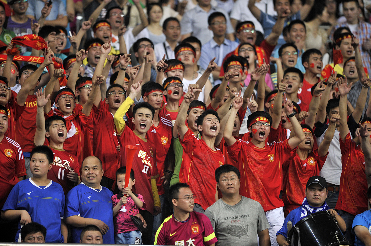 关于国际赛事中，球队展现出色实力，获得胜利的信息