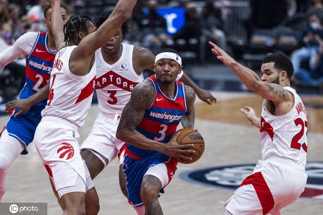 开云体育-包含华盛顿精彩进球帮助球队逆转胜利的词条