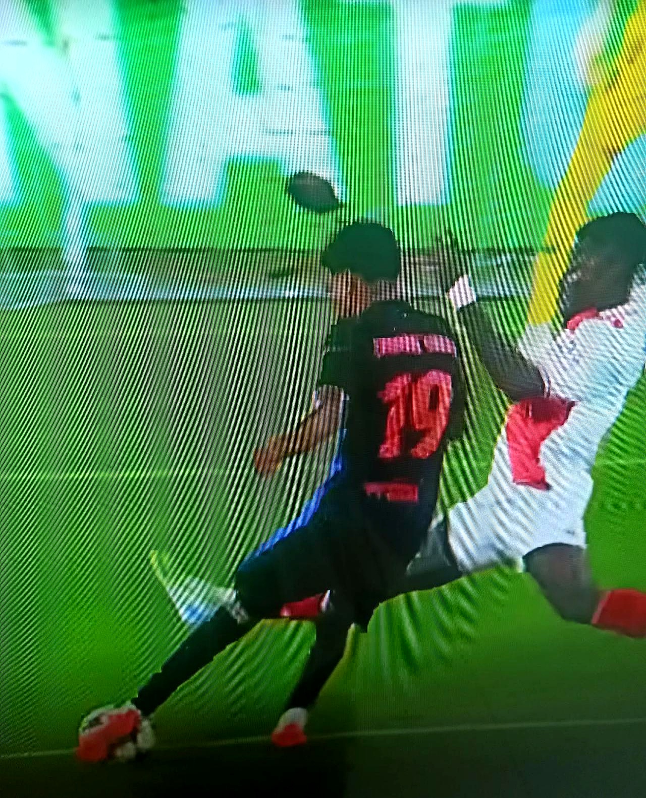 包含比利时后卫上演帽子戏法帮助球队击败强敌的词条 包含比利时后卫上演帽子戏法帮助球队击败强敌的词条