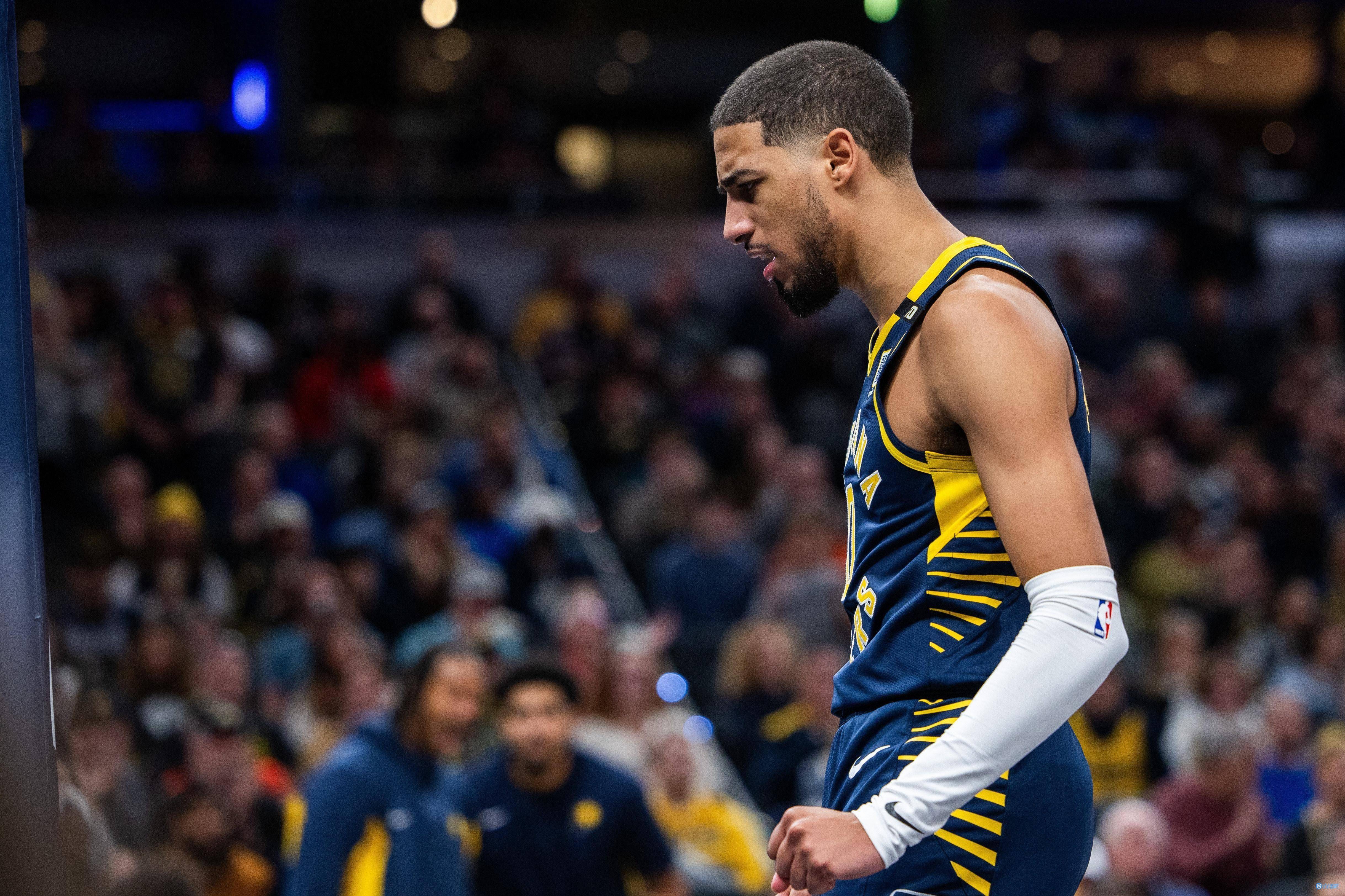 年轻球员积极斗志，带领球队夺冠