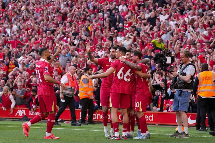 开云体育在线-利物浦主场战胜托特纳姆热刺，领跑榜首