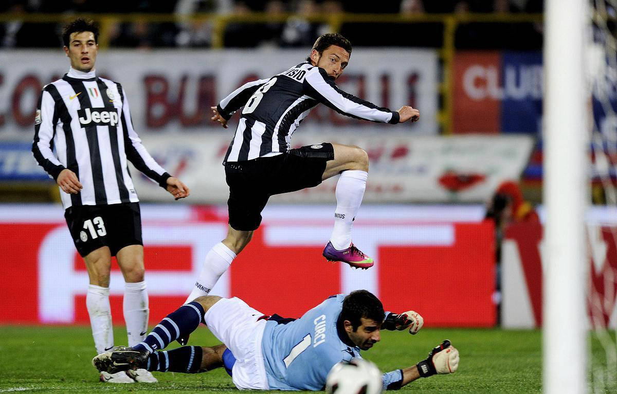 巴黎圣日耳曼主场横扫,轻取胜利 巴黎圣日耳曼主场横扫,轻取胜利