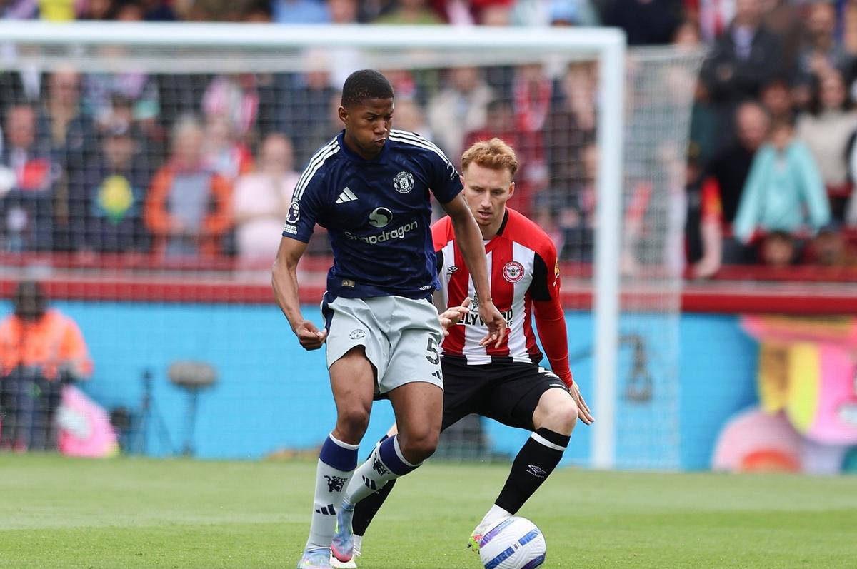 开云体育中国-曼联客场不敌对手，遗憾失利难挽