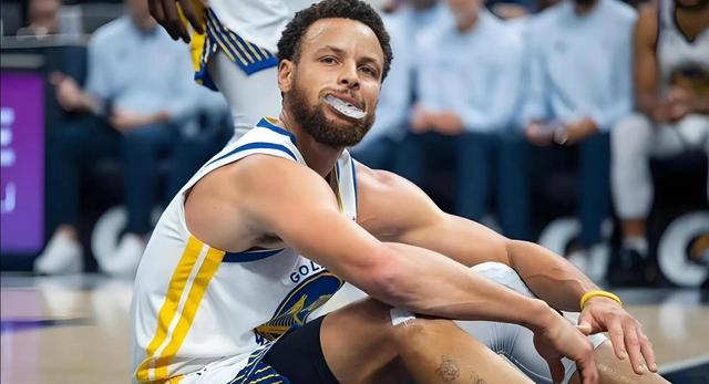 开云体育下载-包含勇士队球星库里重回赛场，复出状态逐渐回暖的词条