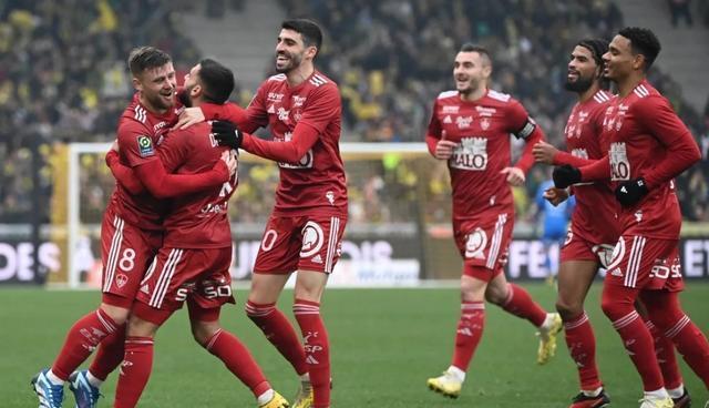 葡萄牙队连胜跻身强项，引发球迷狂欢的简单介绍