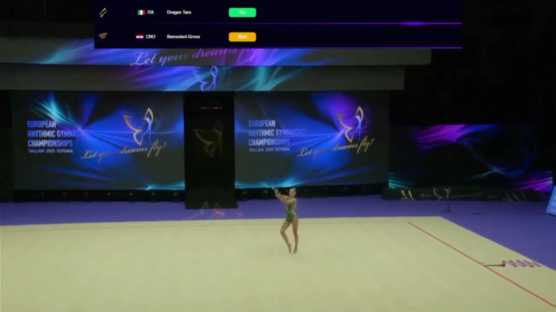 开云APP-体操比赛意大利选手展现优美姿势的简单介绍