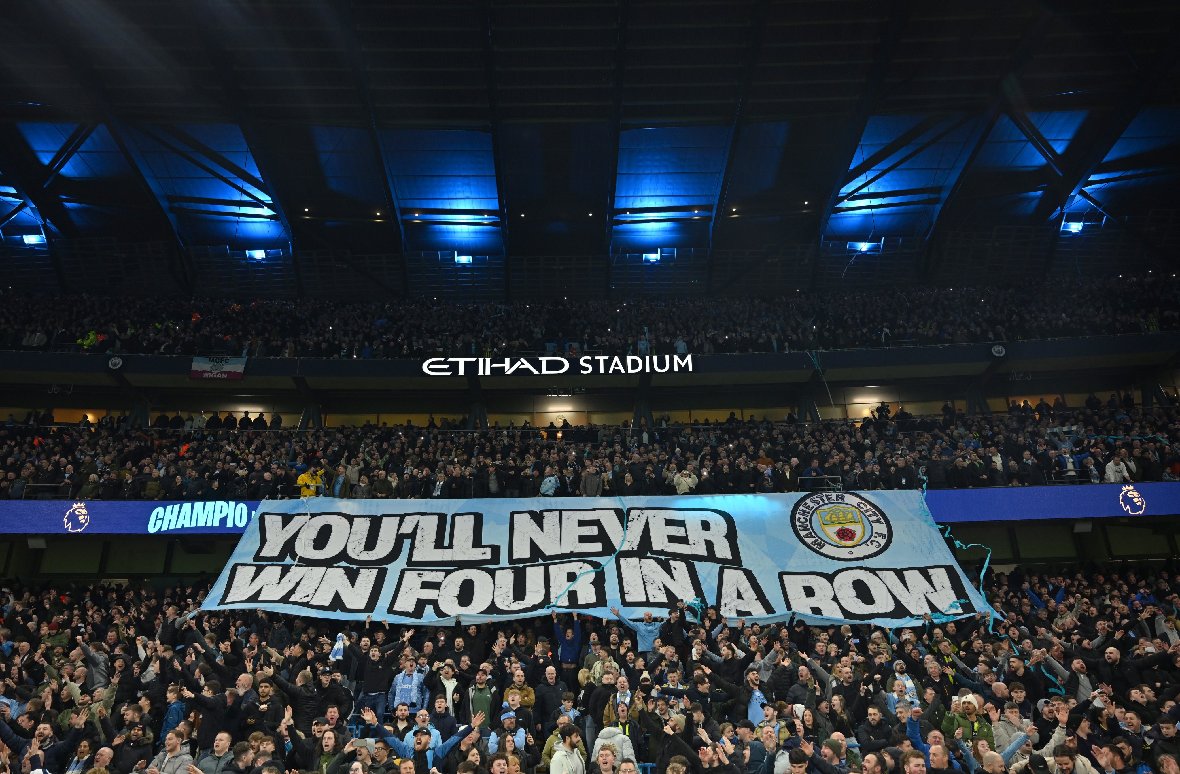 开云APP-桑德兰球迷全程欢呼助威，球队热情的简单介绍