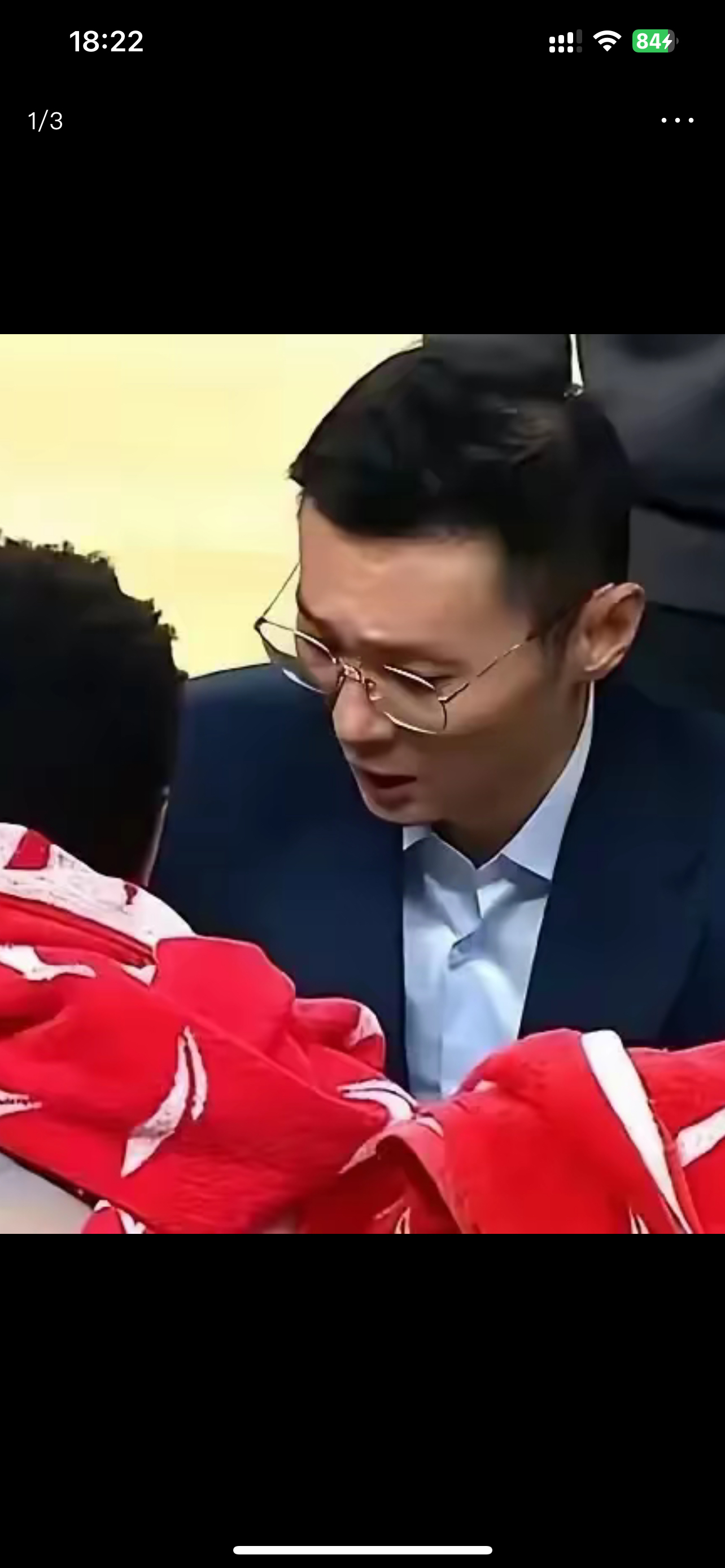 关键时刻，球队主力球员受伤离场，带来困难挑战的简单介绍