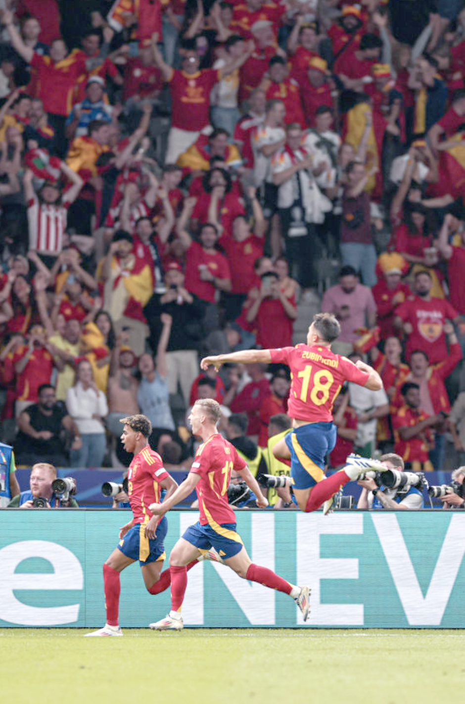 开云体育-十人夺冠：欧洲杯赛场上的壮烈争夺的简单介绍