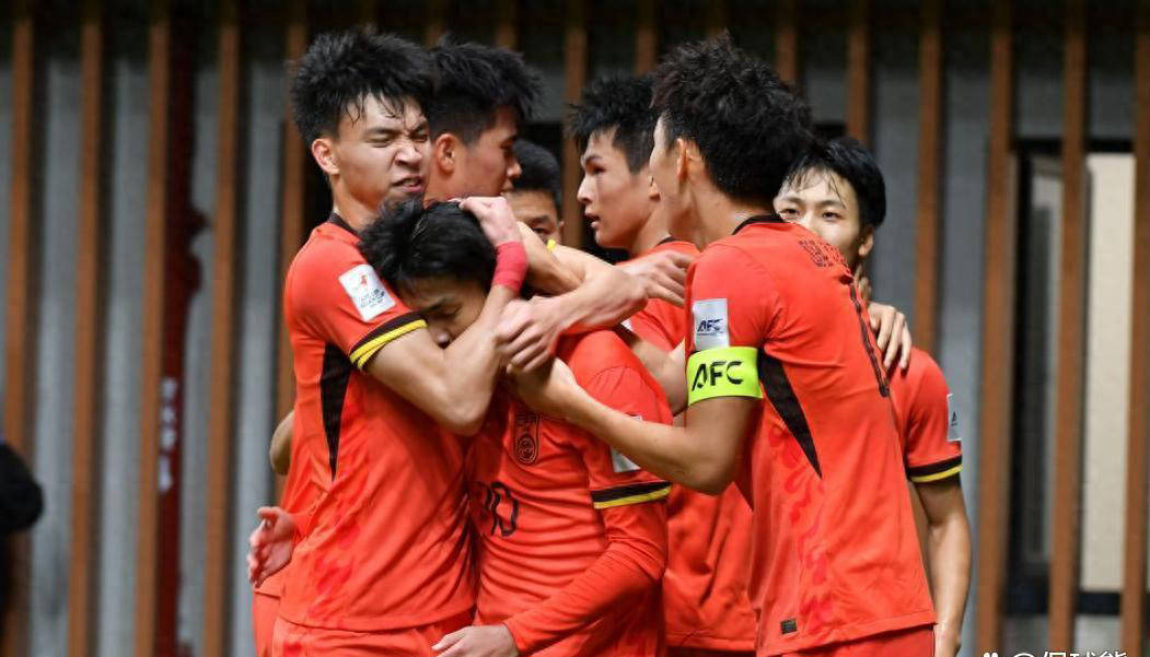 关于亚洲杯变幻莫测球迷热血狂欢的信息 关于亚洲杯变幻莫测球迷热血狂欢的信息