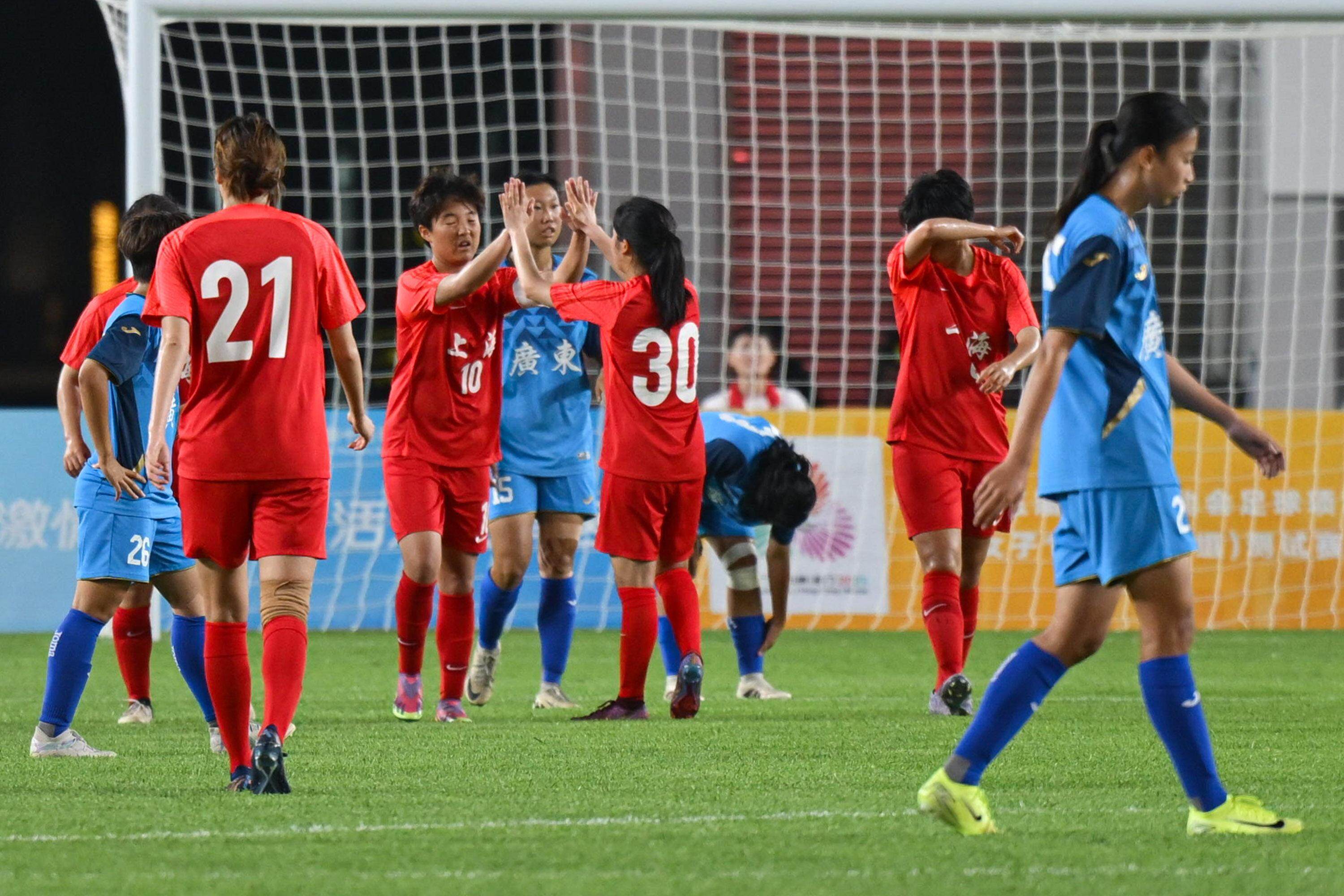 中国女足教练团队智谋妙用，实现连胜！