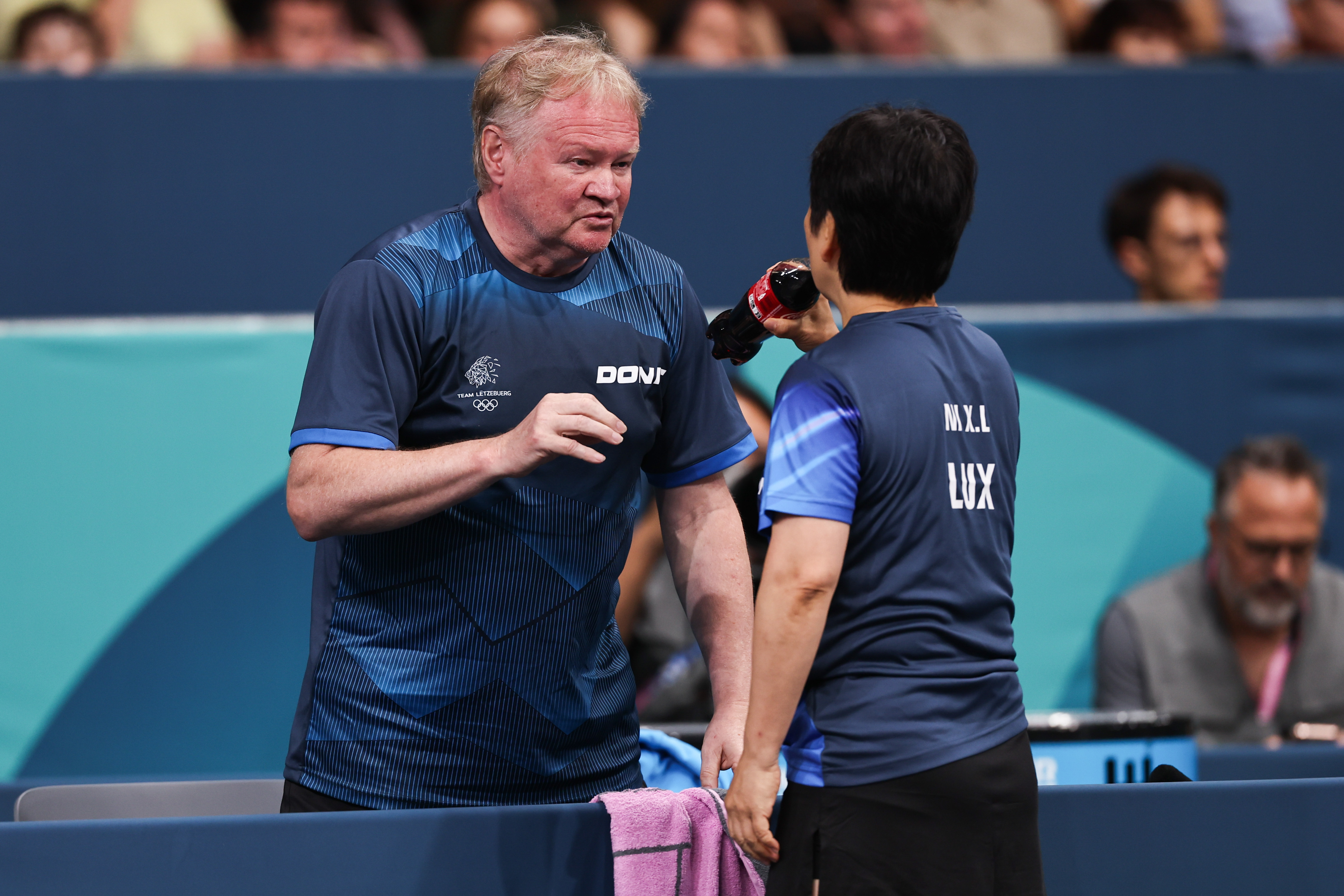 开云APP-卢森堡田径选手挥洒激情，登上领奖台