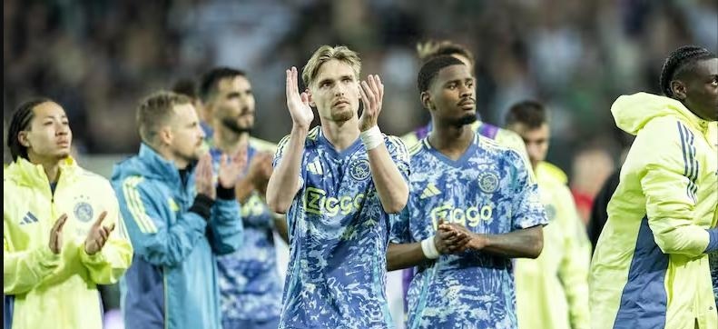 关于阿贾克斯客场逆袭，荷甲劲旅足晋级之喜的信息