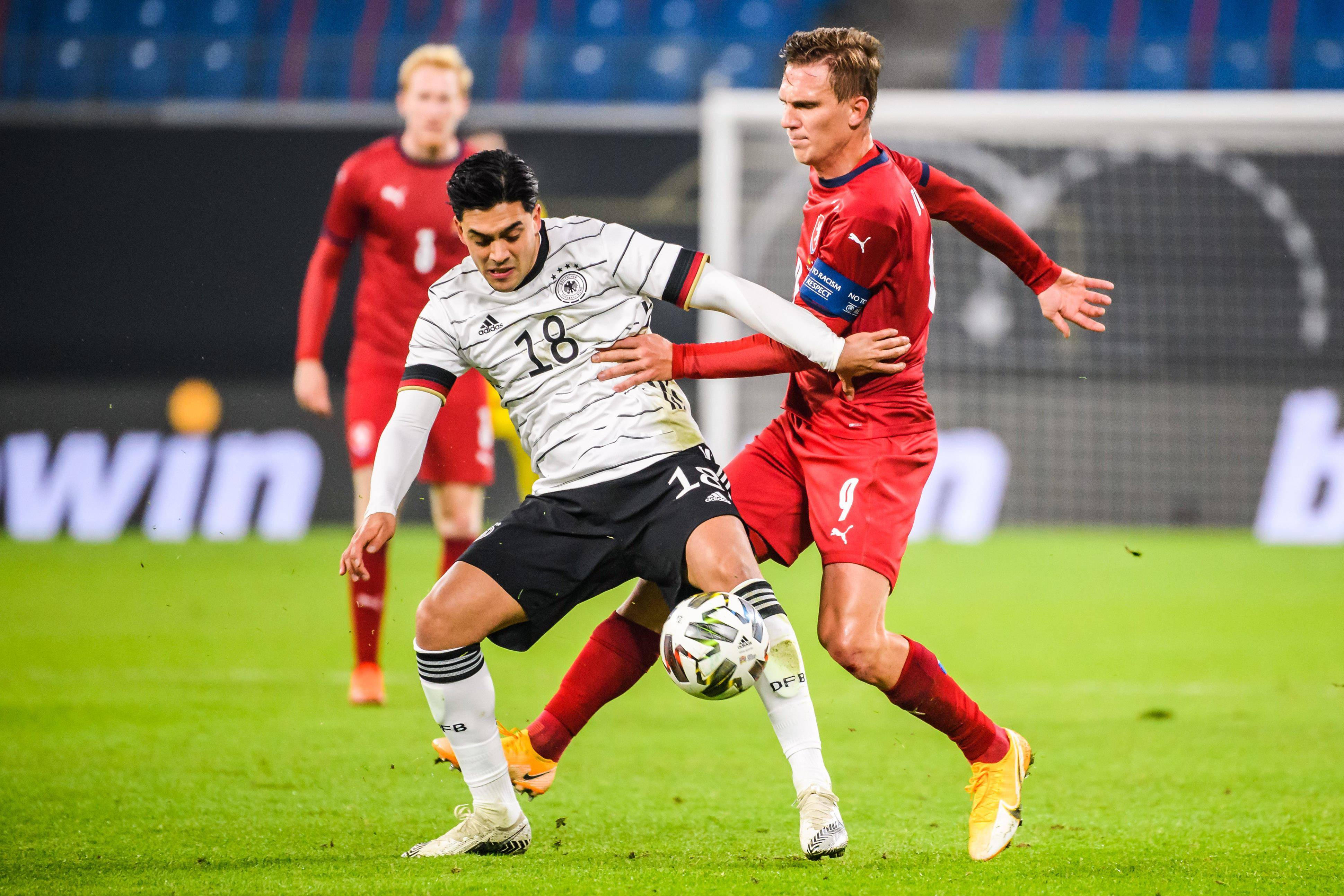 捷克队大胜苏格兰，晋级欧锦赛决赛