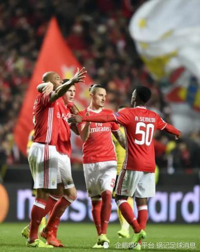 包含梦幻对阵：里昂与瓦伦西亚展开战斗的词条