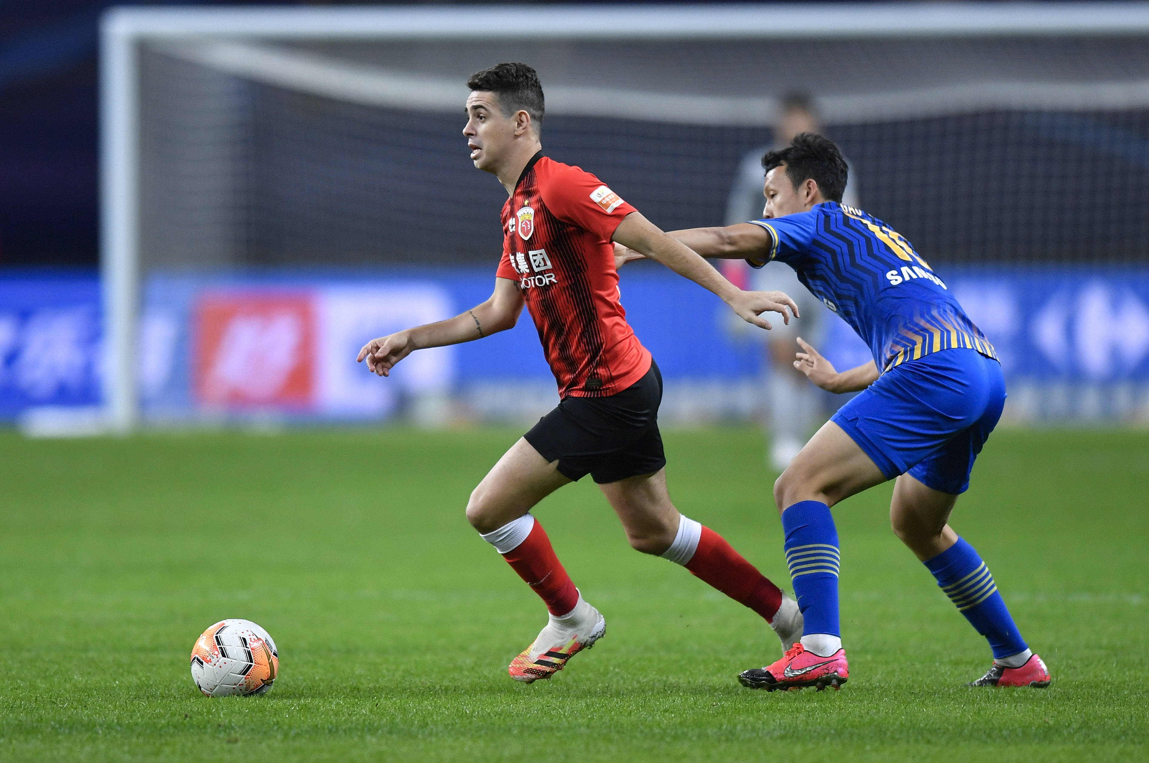 关于上海上港2-1力帆张玉宁传射收获连胜的信息