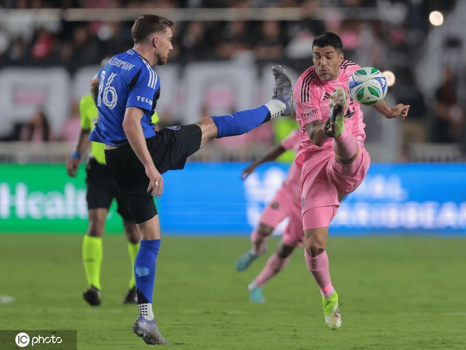 西班牙击败丹麦：梅西传射助攻