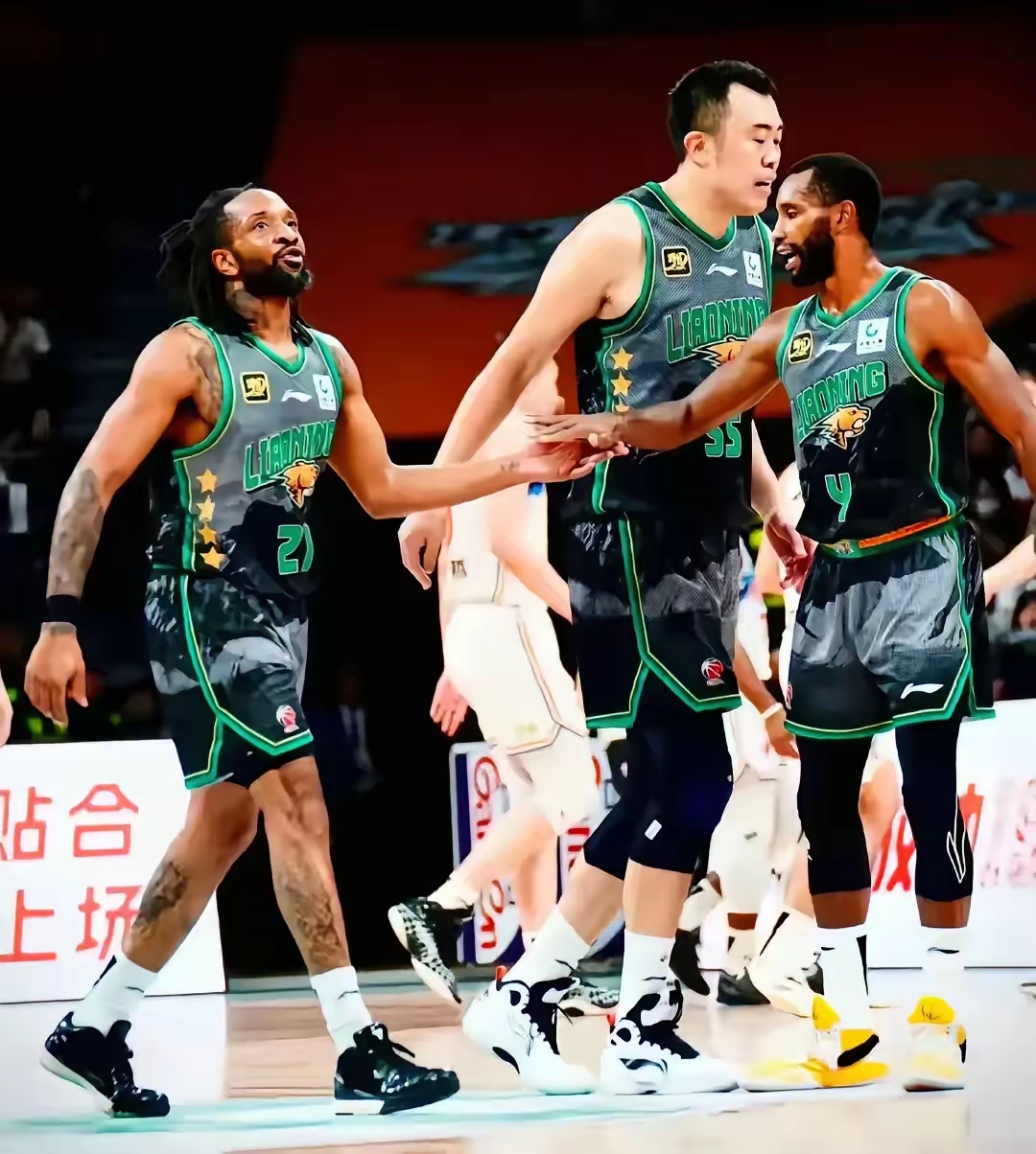 开云体育APP下载-内线球员篮板球抢得多攻防两端发威的简单介绍