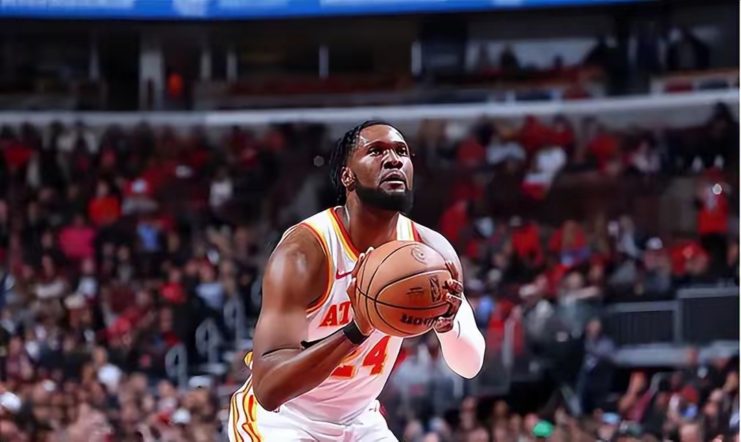 内线球员篮板球抢得多攻防两端发威的简单介绍