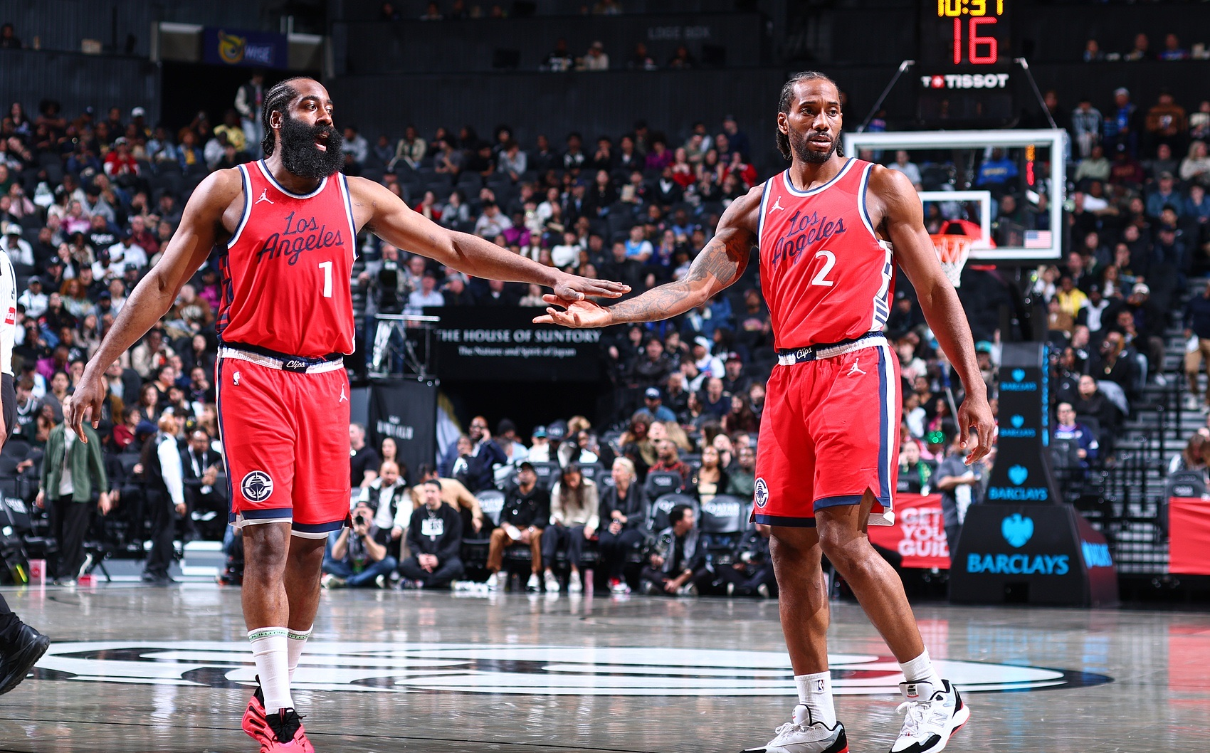 开云体育-火箭大胜老鹰,哈登砍下三双!