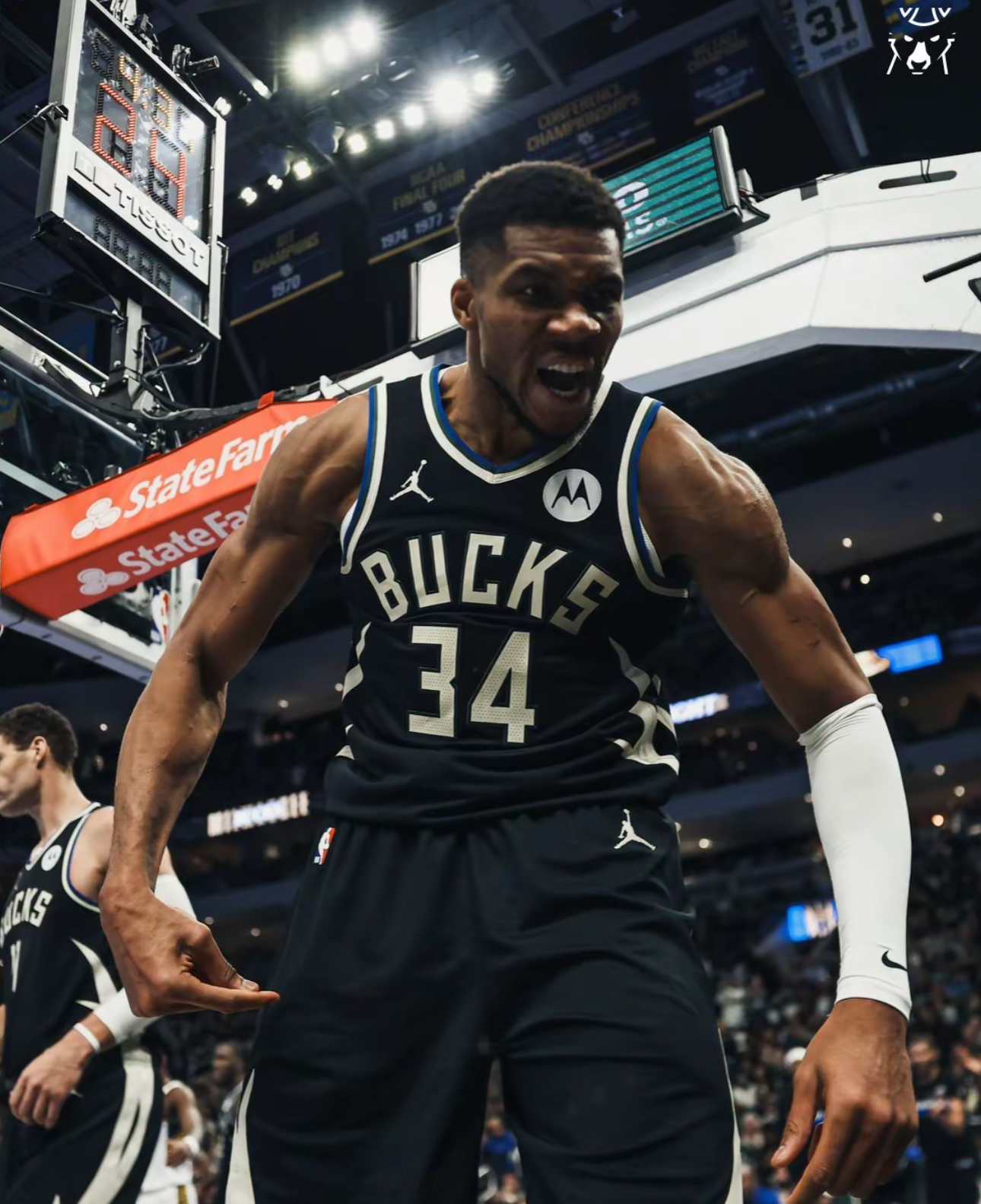 雄鹿负于步行者，米德尔顿低迷表现