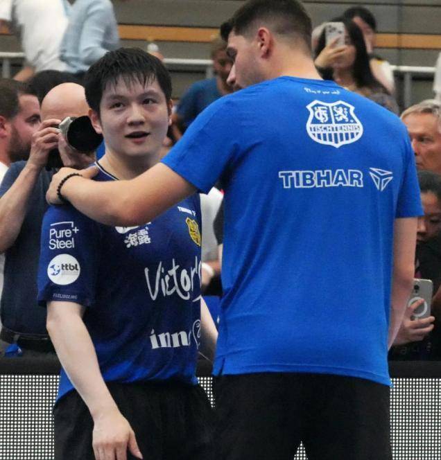 开云体育官方网站-包含韩国乒乓球队鏖战奥地利乒乓球队,樊振东送出助攻的词条