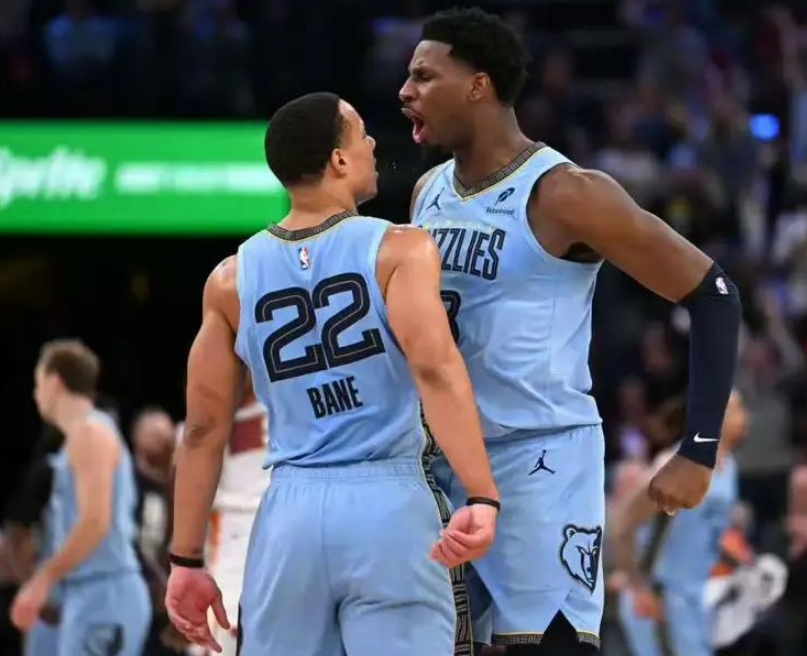 开云体育平台APP-灰熊险胜深圳队,布克统治全场的简单介绍