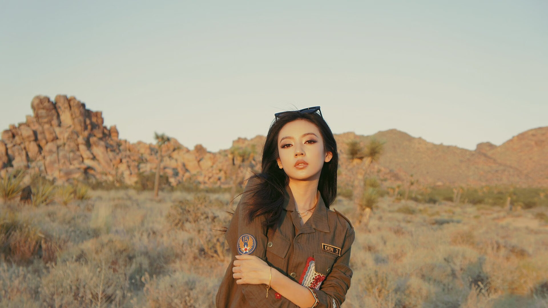 火力全开与冷刃封喉，安哥拉如何用狂风骤雨，逼出伊布的最后救赎