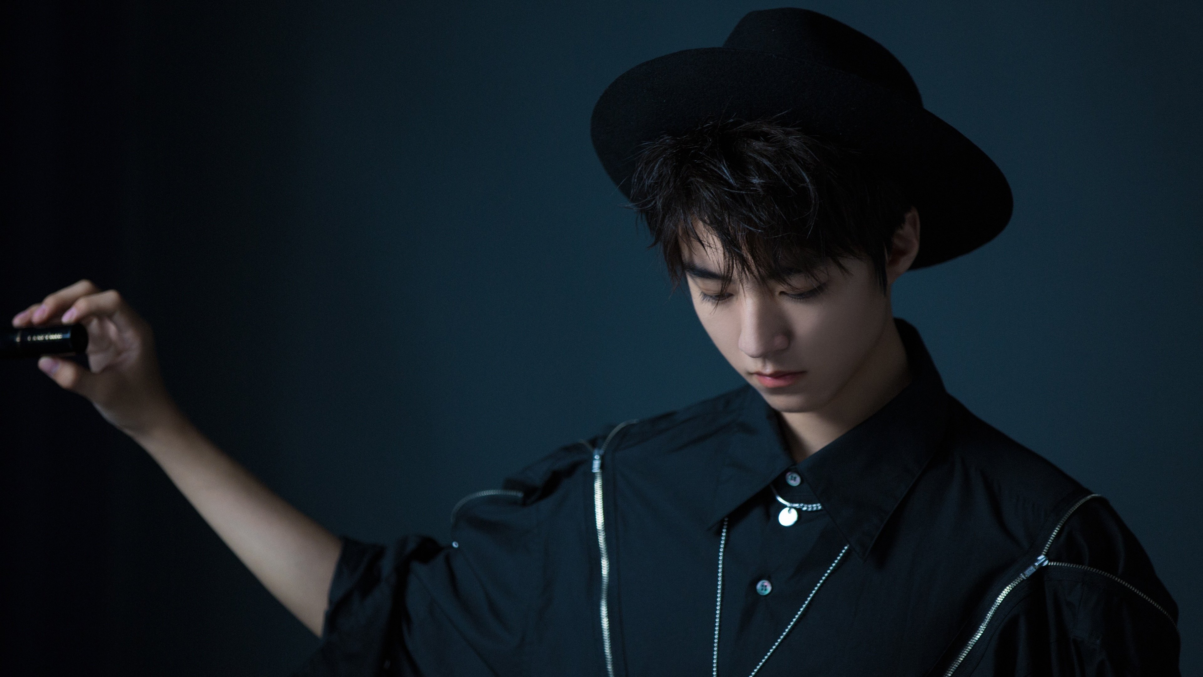 开云体育入口-偶然与必然，冰岛绝杀与本泽马之夜背后的足球辩证法