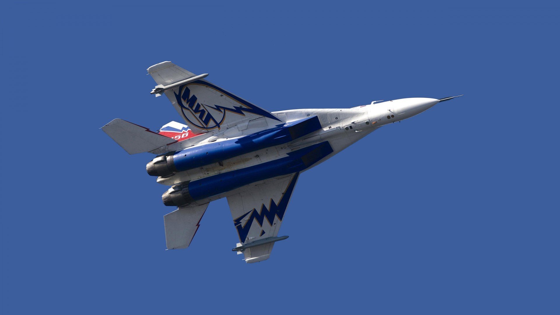 卡塔尔金元风暴中的红魔绝唱—托尼如何拯救百年豪门灵魂