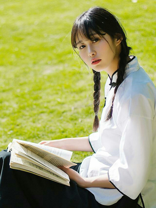 东欧闪电撕裂夜空,德国战车碾过樱花防线