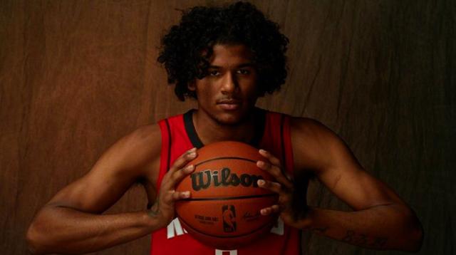 开云体育下载-快船鏖战雄鹿，杰伦格林高光表现