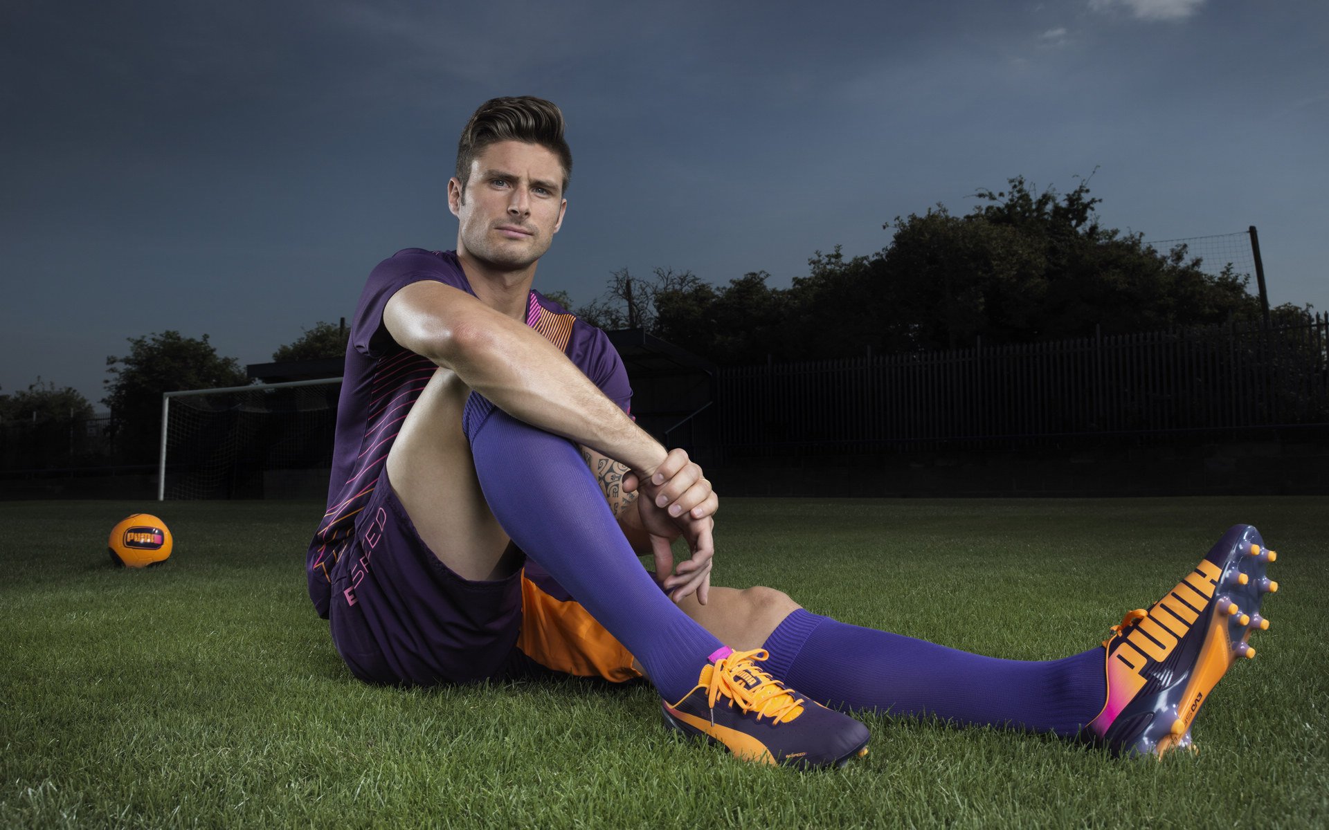 压力下的辉煌,富安健洋在洪都拉斯对阵巴黎的比赛中爆发